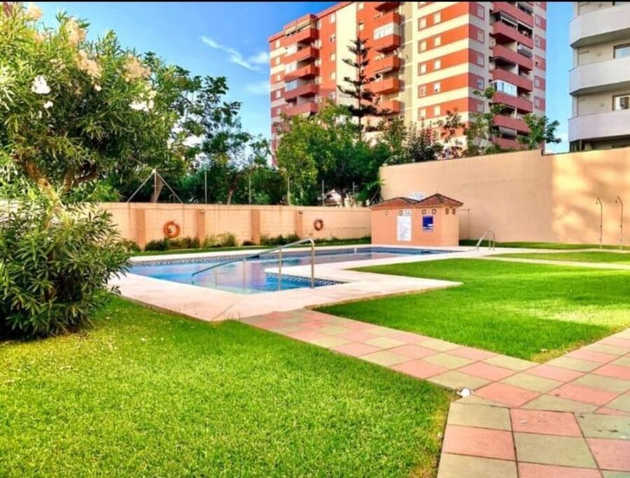 Estudio Soleado Y Bien Ubicado ฟูเอนฮิโรลา ภายนอก รูปภาพ